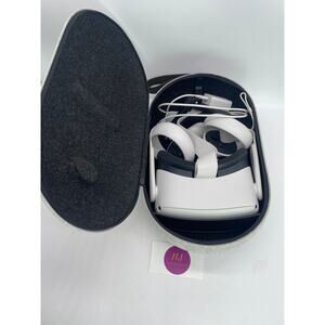 Oculus 2 with 2 Controllers, Charger, Travel Case Tested Works